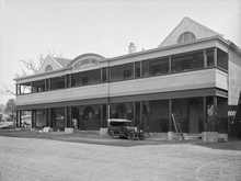 Kalamunda Hotel, 1925-1930?, Courtesy of the State Library of WA